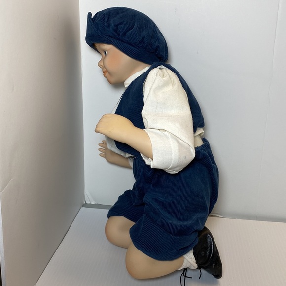 Vintage  LARGER COLLECTIBLE PORCELAIN DOLL BY DZL.BOY - Picture 6 of 6